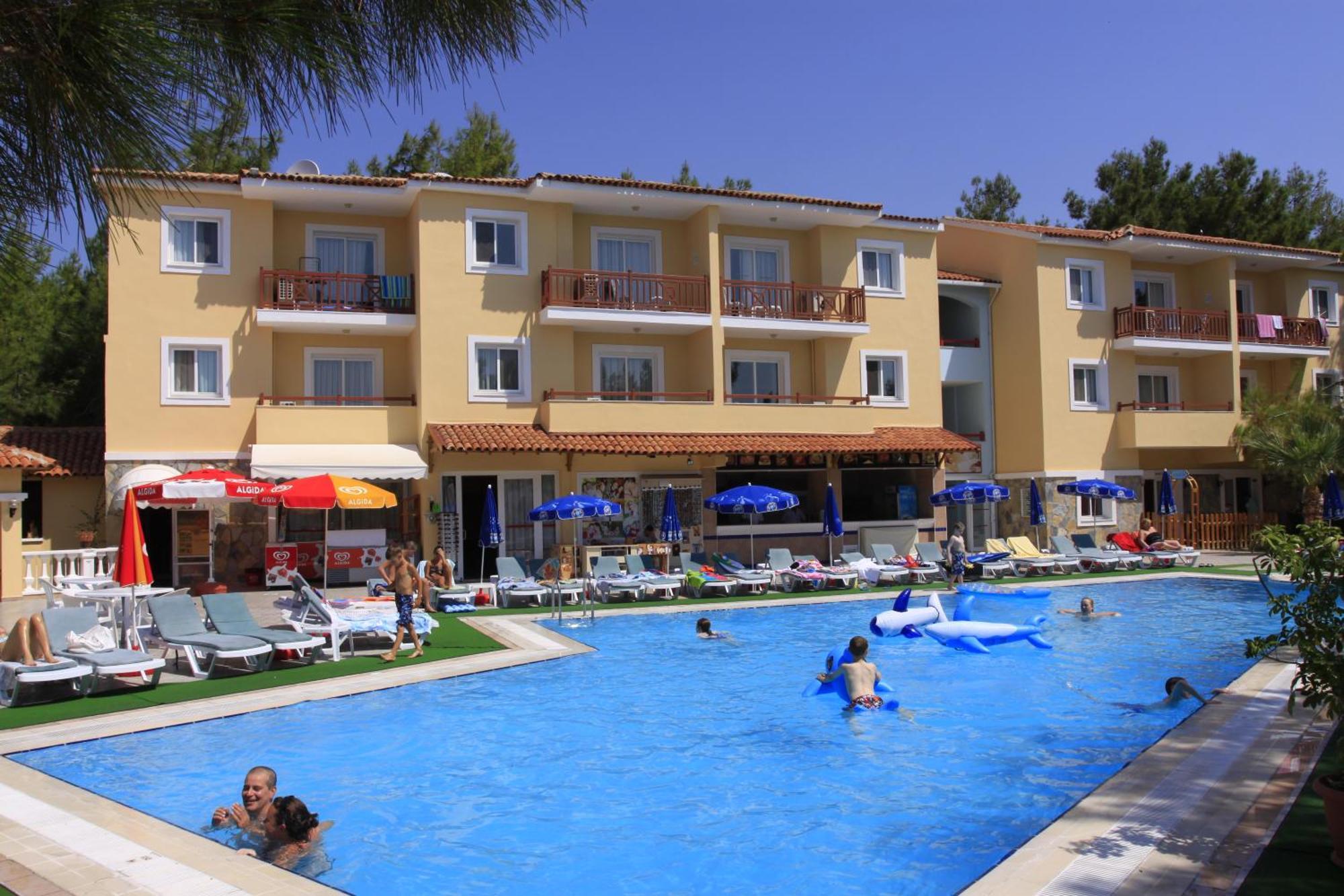 Pine Club Apart Hotel Kuşadası Ngoại thất bức ảnh